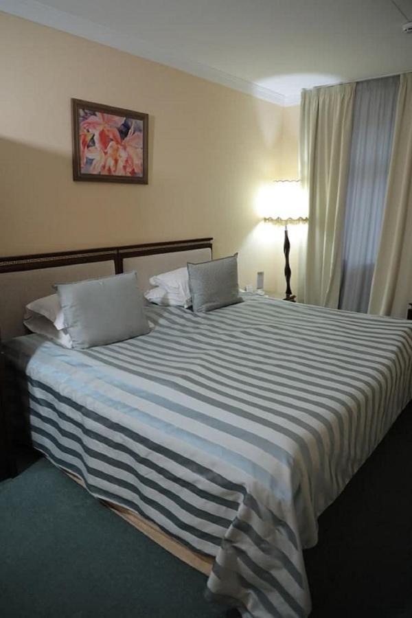 Hotel Bek Ташкент Екстериор снимка