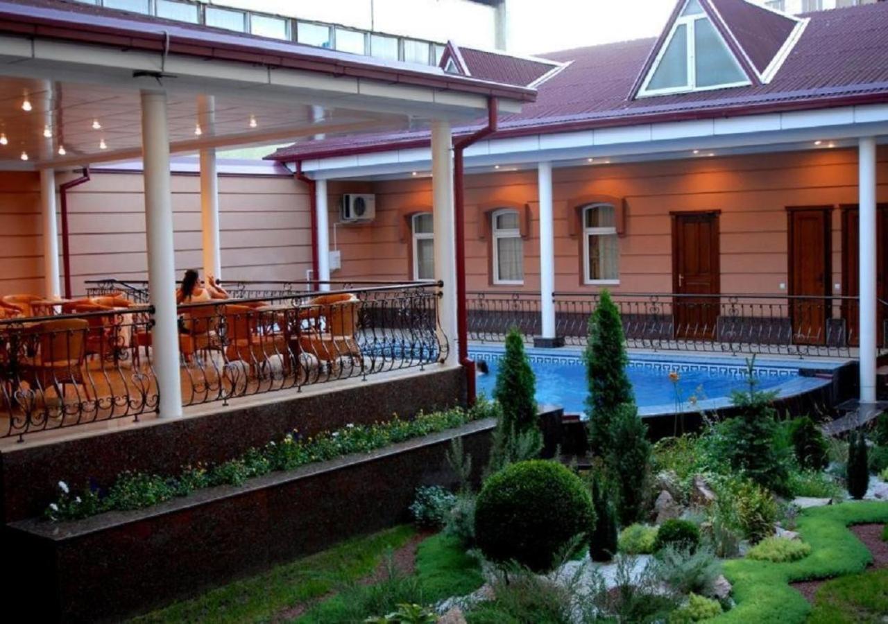 Hotel Bek Ташкент Екстериор снимка