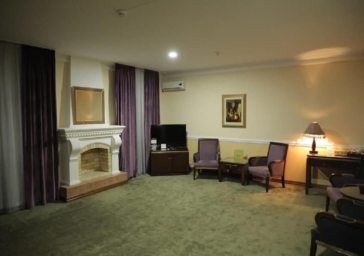 Hotel Bek Ташкент Екстериор снимка
