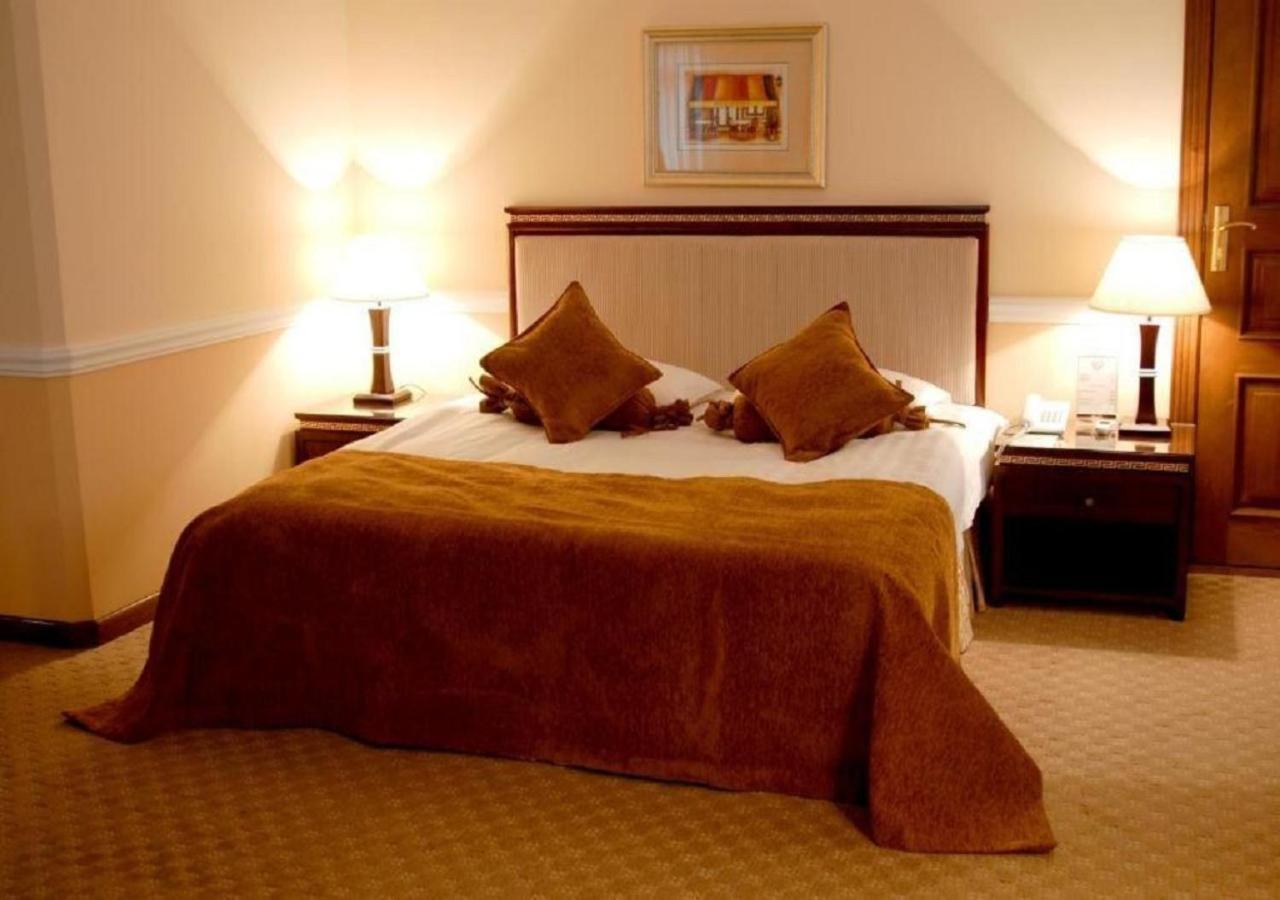 Hotel Bek Ташкент Екстериор снимка