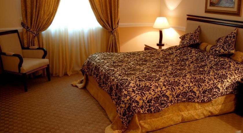 Hotel Bek Ташкент Екстериор снимка