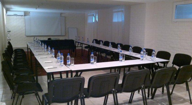 Hotel Bek Ташкент Екстериор снимка