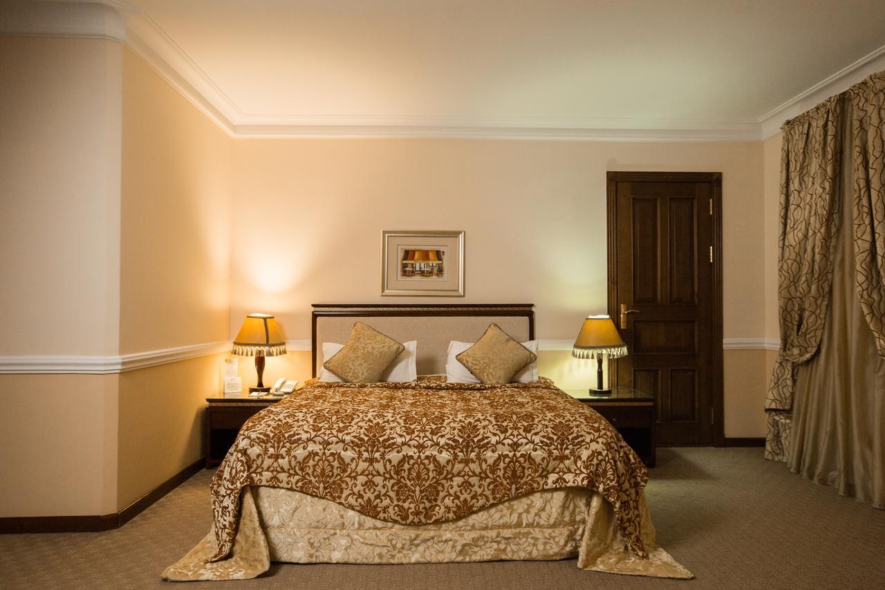 Hotel Bek Ташкент Екстериор снимка