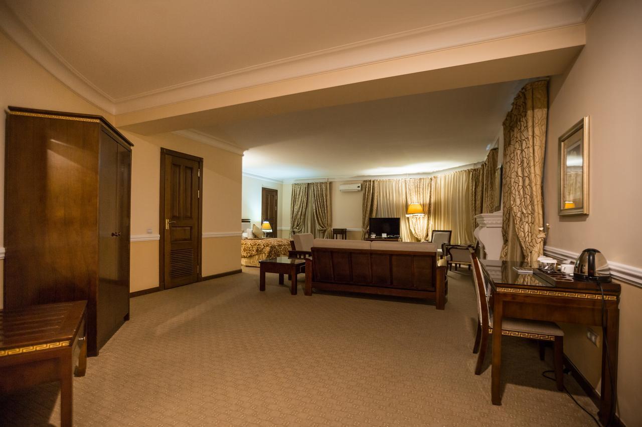 Hotel Bek Ташкент Екстериор снимка