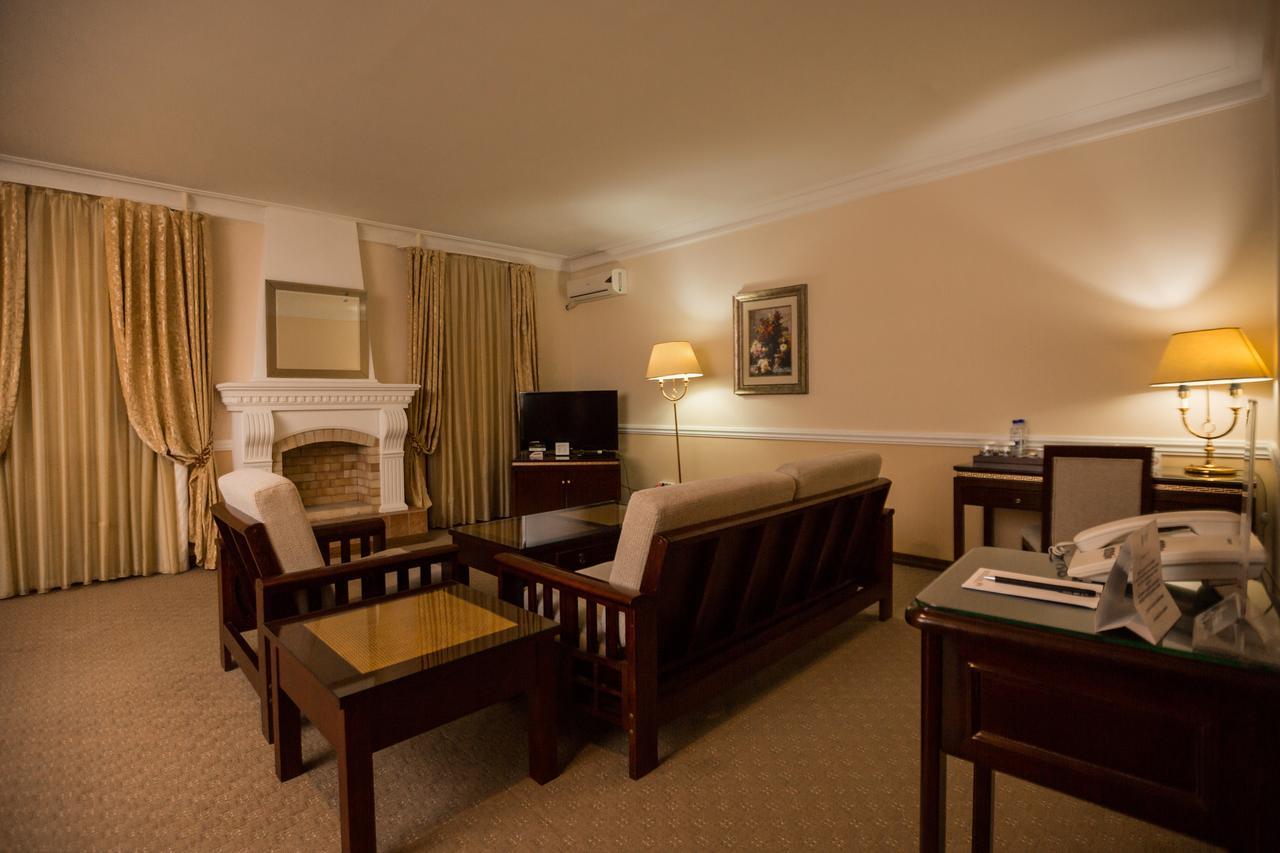 Hotel Bek Ташкент Екстериор снимка